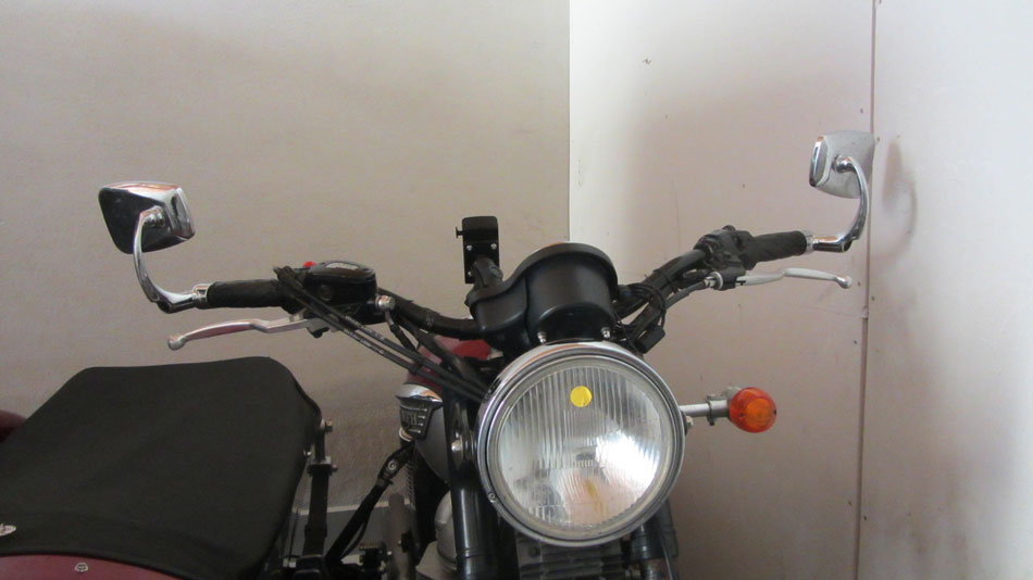 Thruxtonspiegel an Bonneville