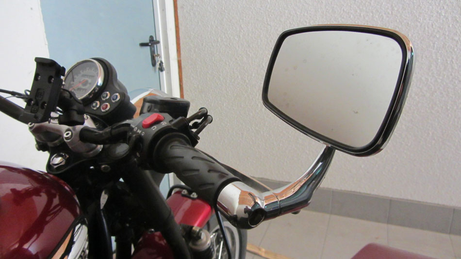Thruxtonspiegel an Bonneville