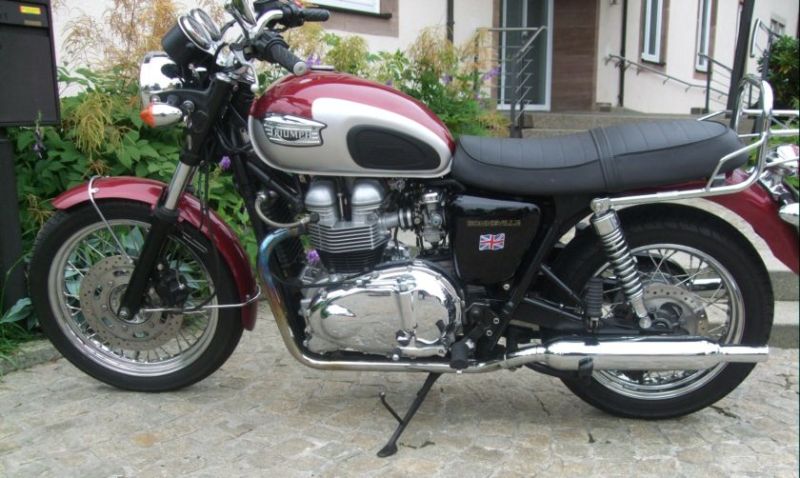 Bonnie T100 '02