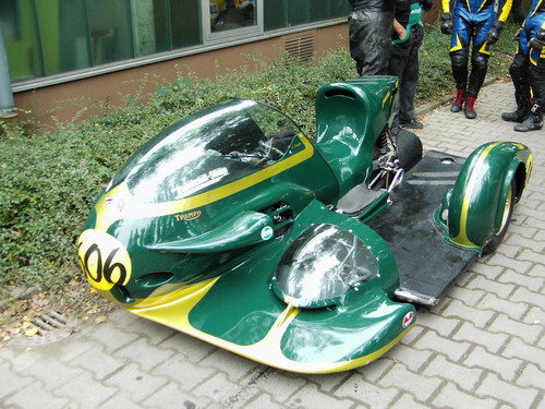 Triumph-Renngespann